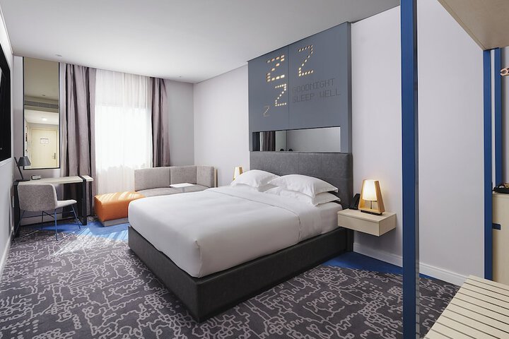 Room 4 of 34