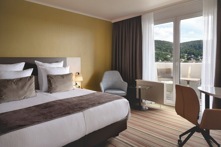 Room 5 of 28