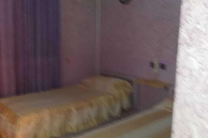 Room 4 of 13