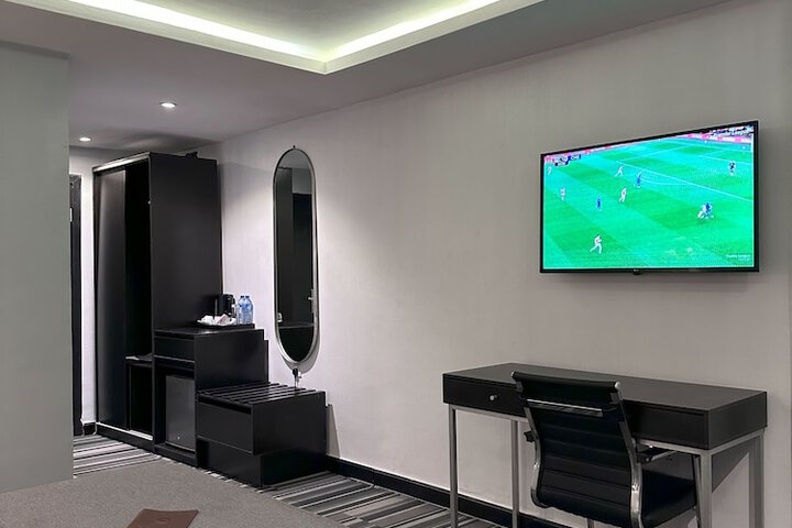 Room 52 of 85