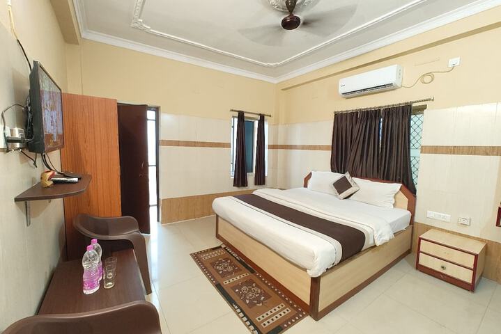 Room 9 of 18
