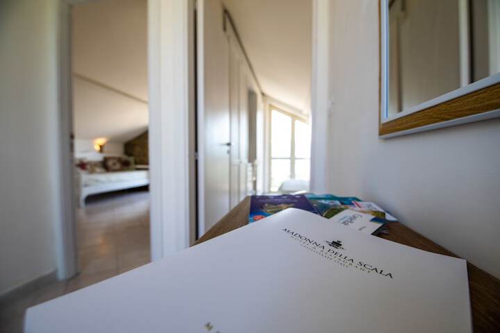 Room 50 of 101