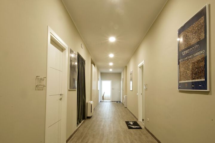 Ballroom/Hall 47 of 51