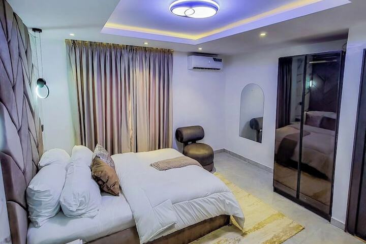 Room 12 of 24