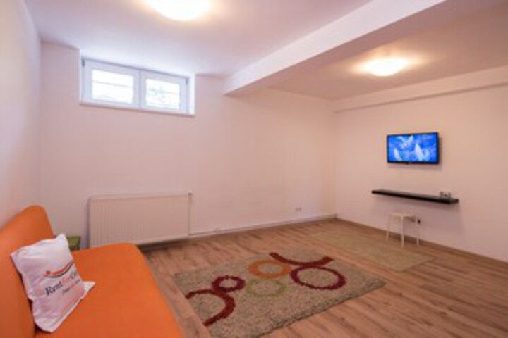Room 16 of 44