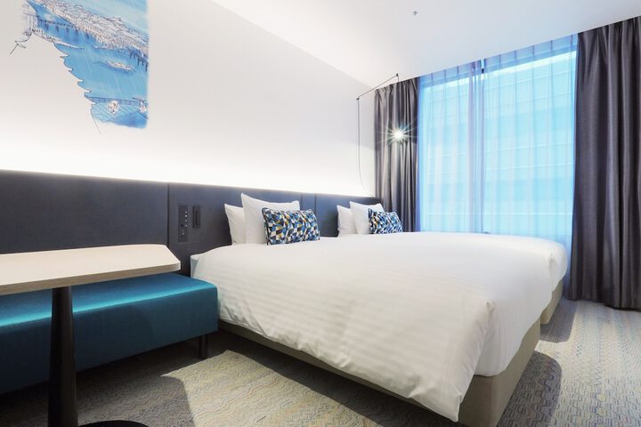 Room 42 of 100