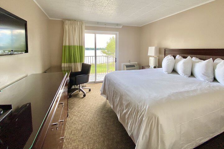 Room 6 of 49