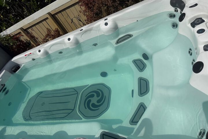Pool image of The Wilton Woodsman Mens Clothing Opt