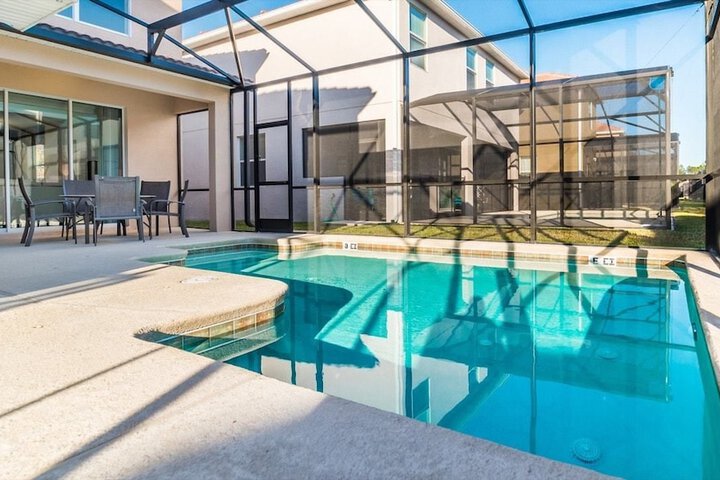 Pool 15 of 29