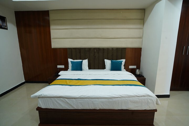 Room 2 of 15