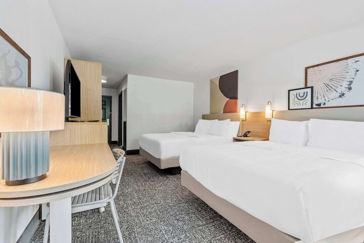 Room 8 of 38