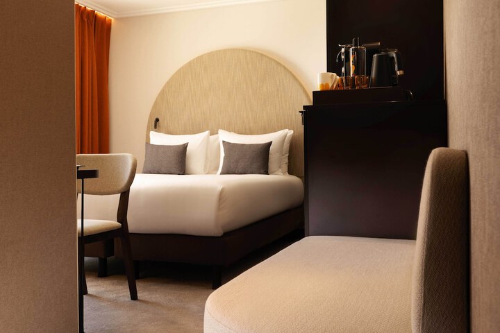 Room 15 of 70