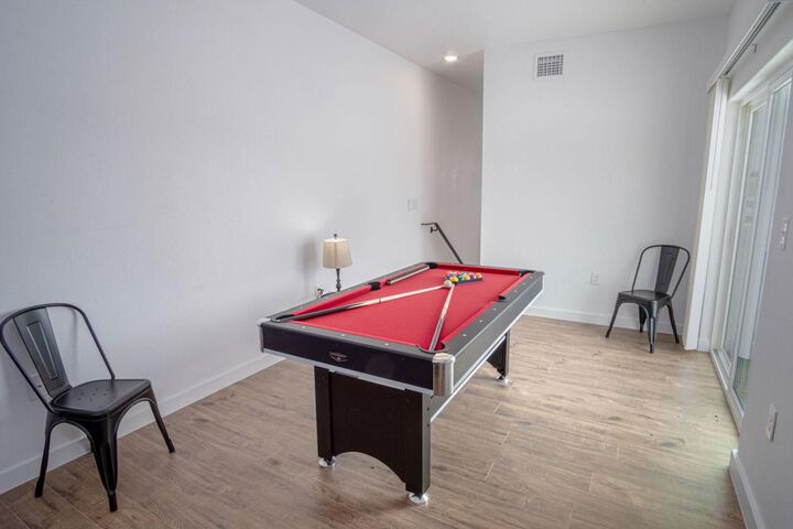 Room 11 of 36