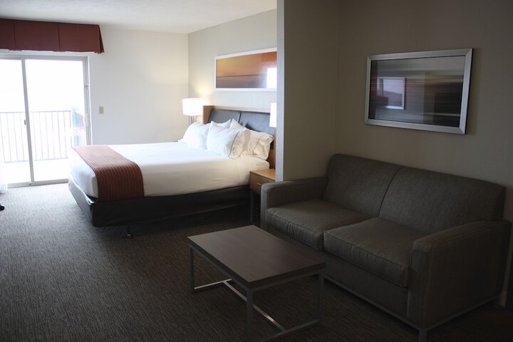 Room 8 of 45