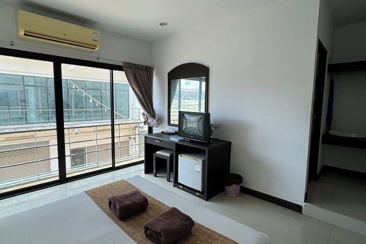 Room 14 of 24