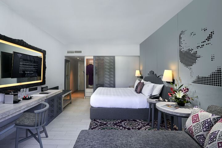 Room 15 of 53