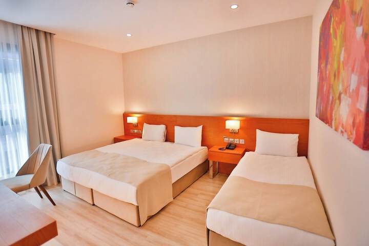 Room 12 of 29