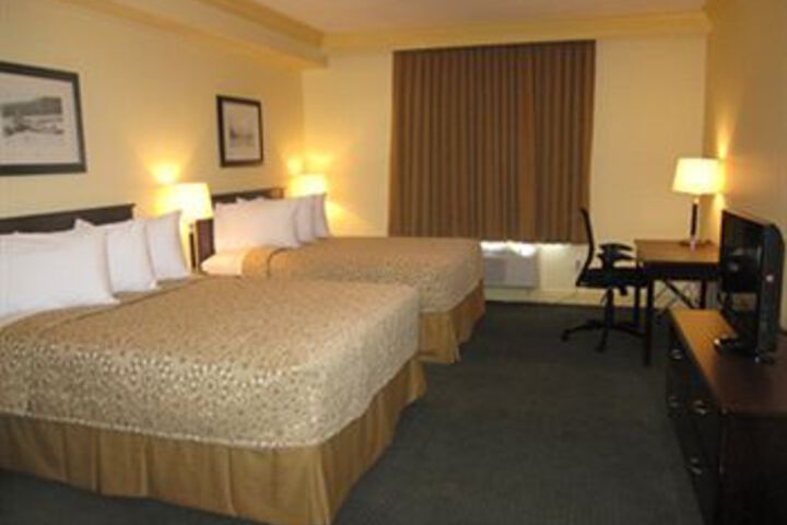 Room 7 of 18