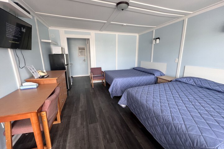Room 8 of 82