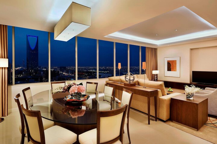 Room 27 of 70