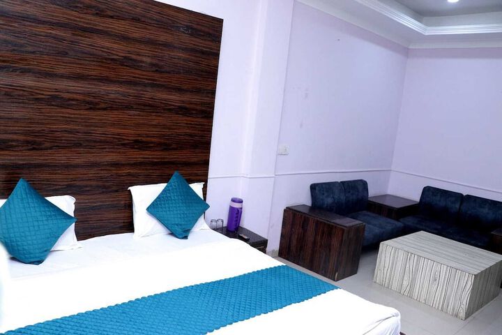 Room 14 of 20