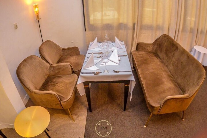 Dining 12 of 19
