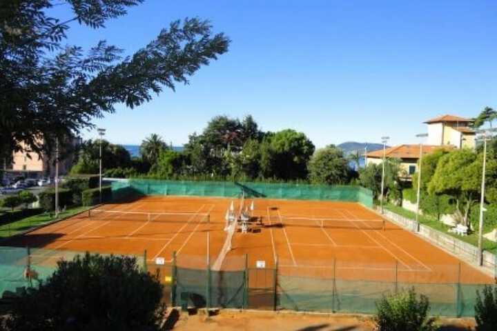Tennis court
