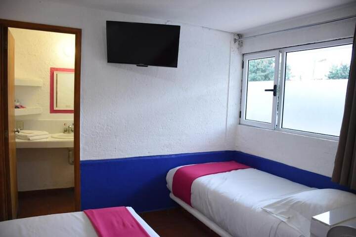 Room 12 of 25