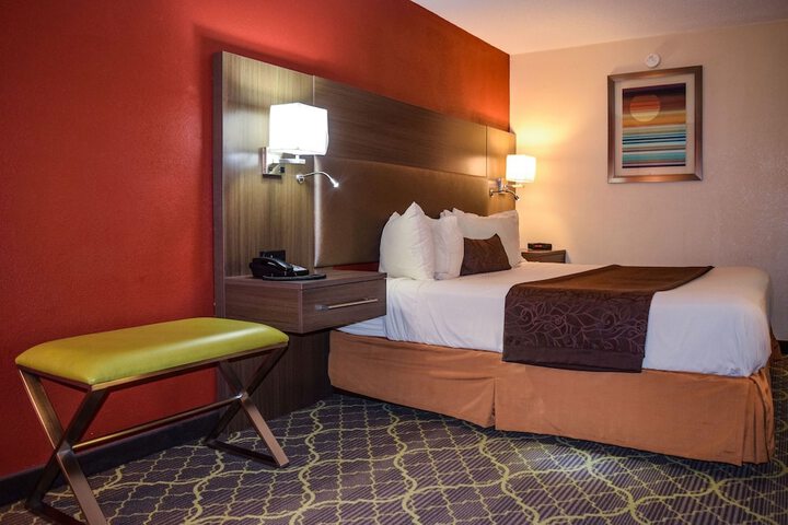 Room 10 of 23