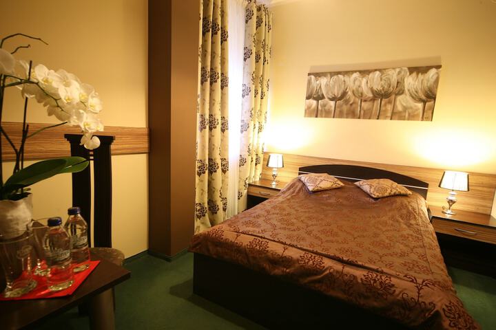 Room 12 of 38