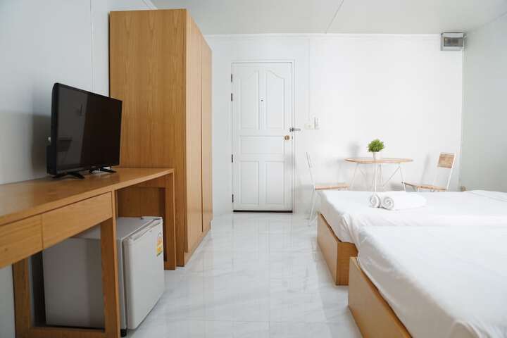 Room 28 of 60