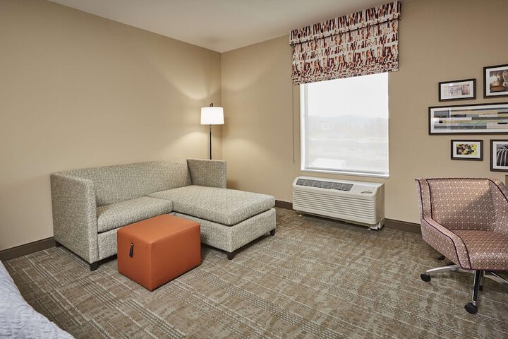 Room 9 of 34