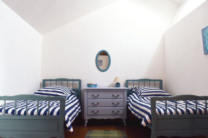 Room 65 of 320