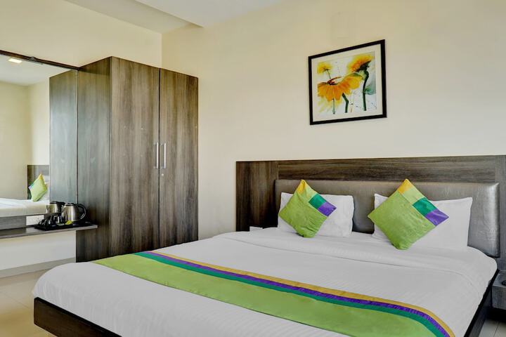 Room 12 of 29