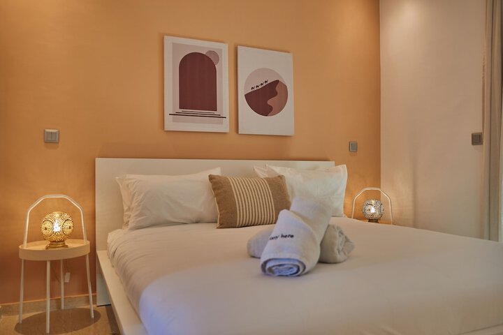 Room 15 of 50