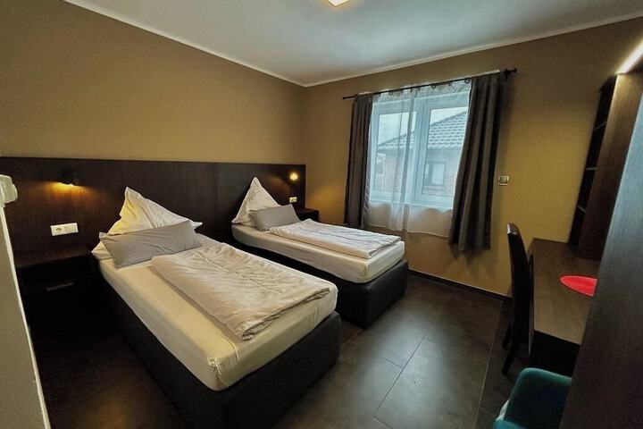 Room 18 of 29