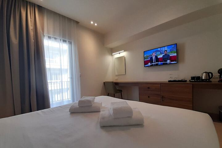 Room 27 of 53