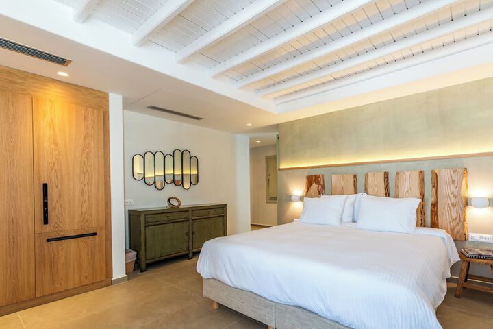 Room 27 of 186