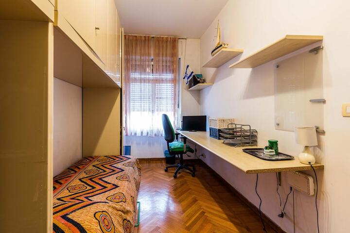 Room 4 of 50