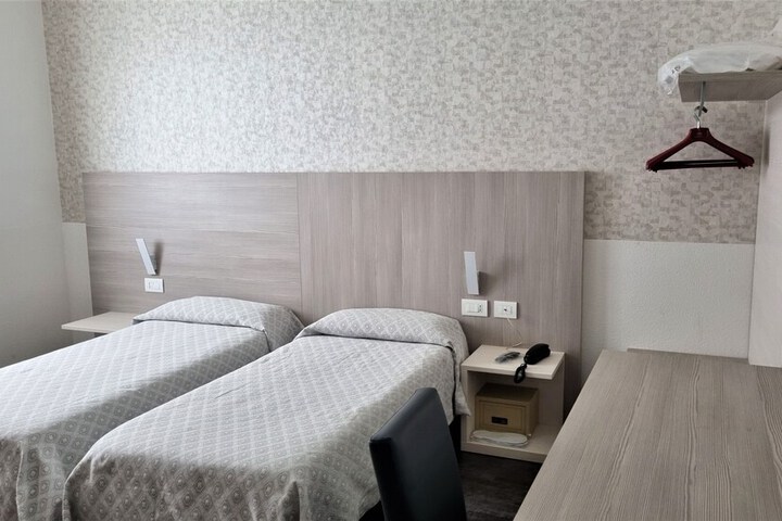 Room 21 of 59