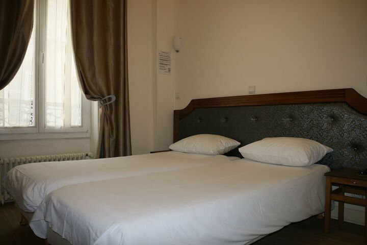 Room 10 of 52