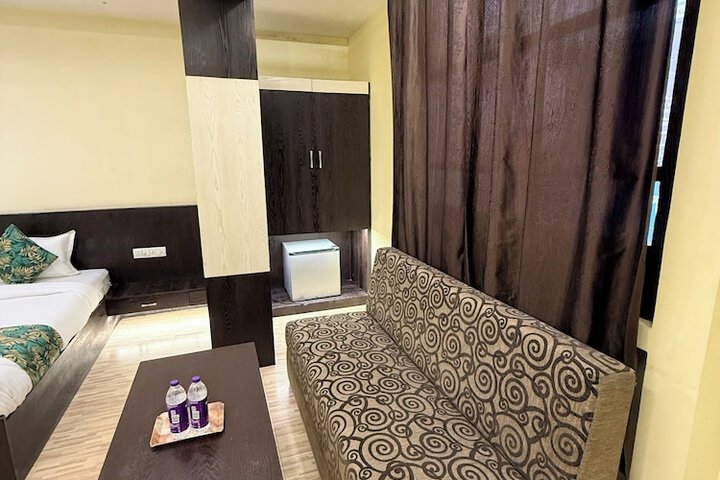 Room 10 of 43