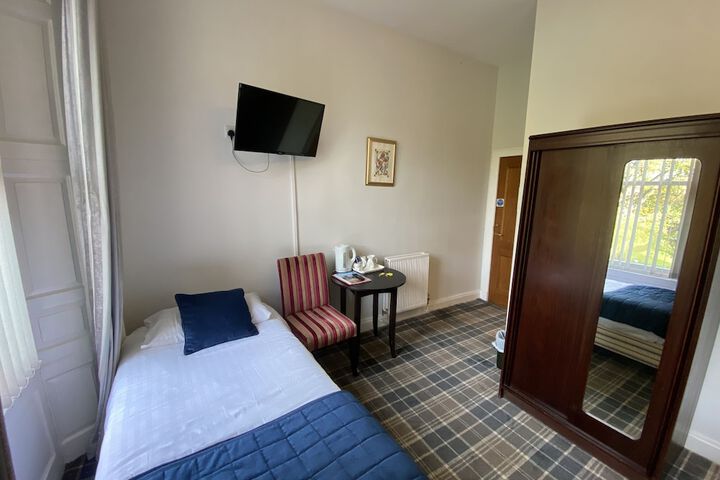 Room 35 of 72