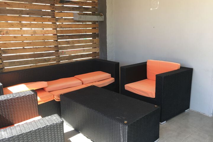 Lounge 45 of 49