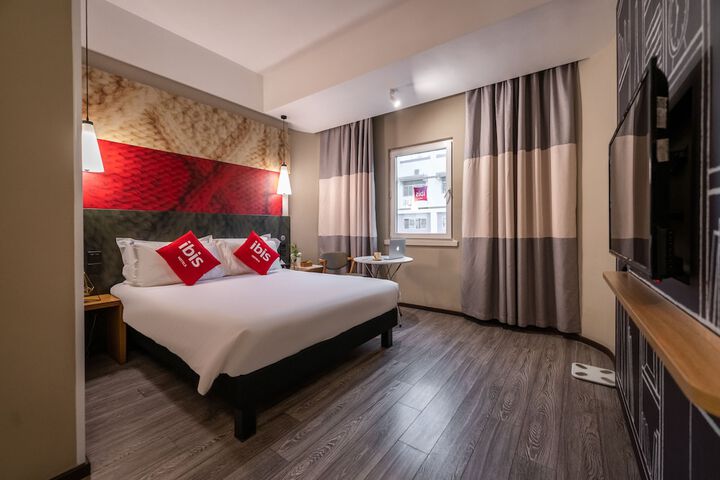 Room 25 of 54