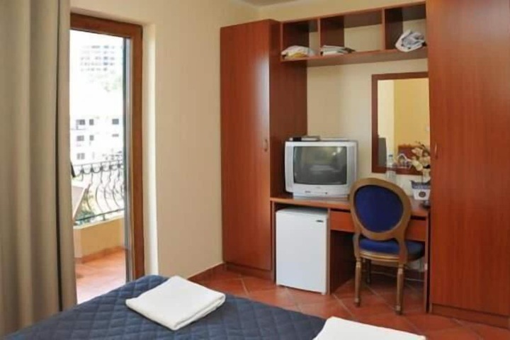 Room 11 of 41