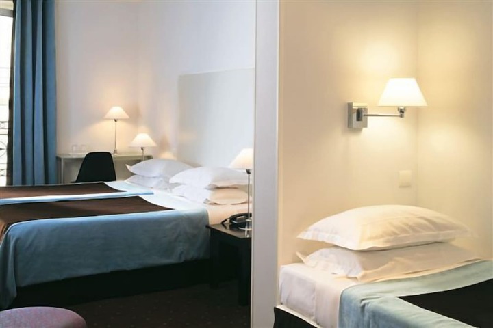 Room 4 of 59