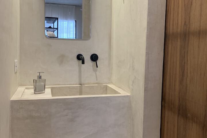 Room 63 of 84