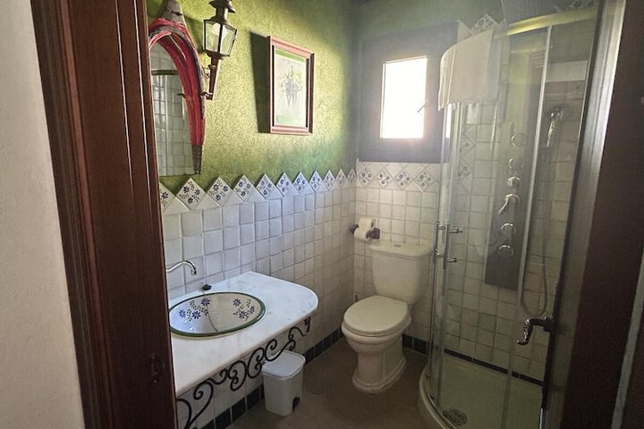 Room 12 of 28