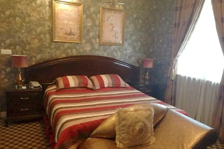 Room 3 of 19